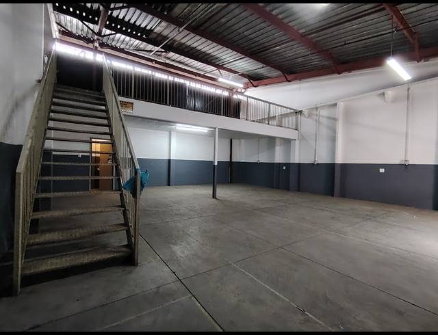 154M² WAREHOUSE TO LET IN STEELEDALE